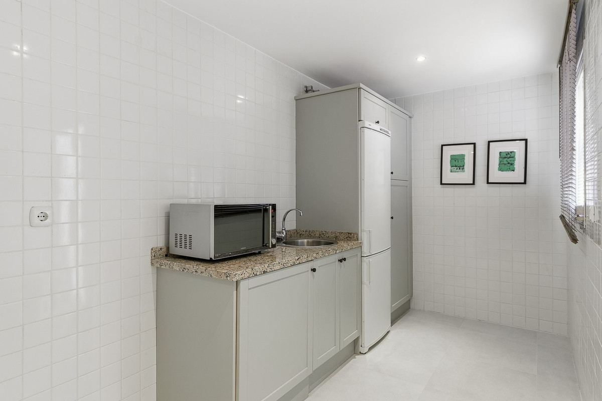3 Bedroom Apartment for Sale in Nueva Andalucía — 6