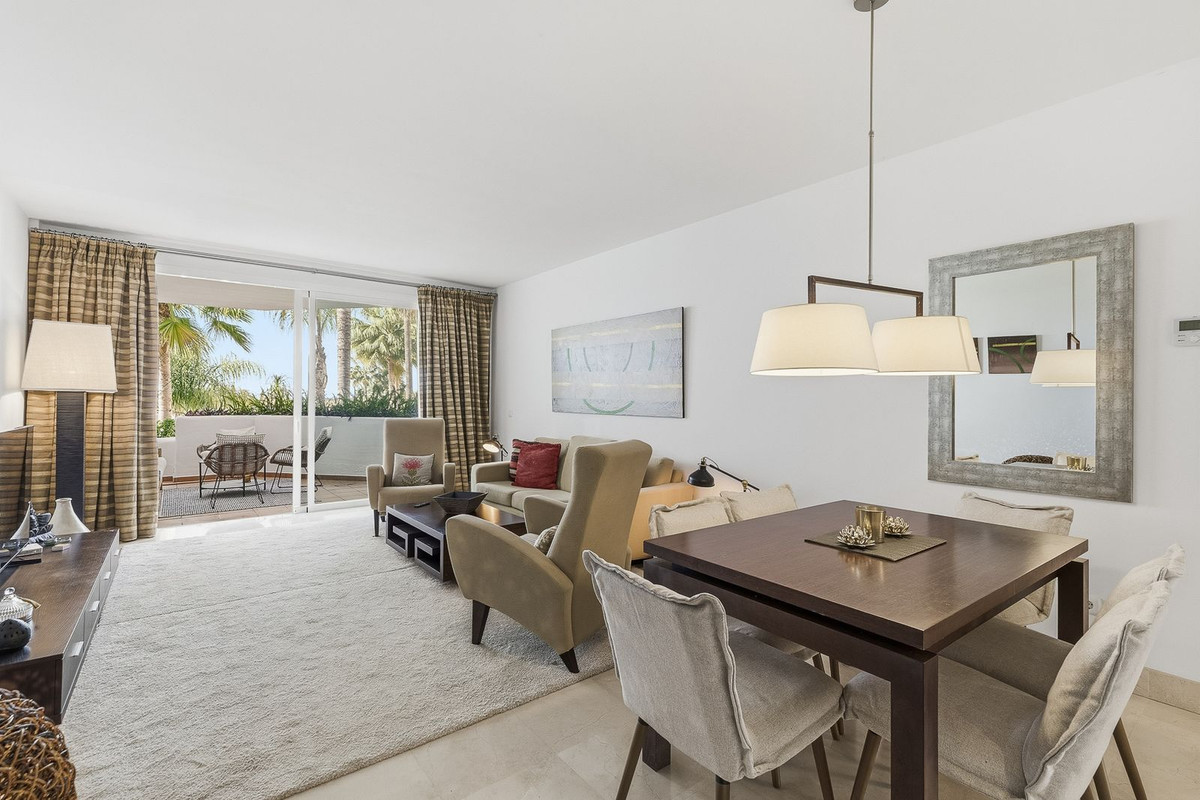3 Bedroom Apartment for Sale in Nueva Andalucía — view 10