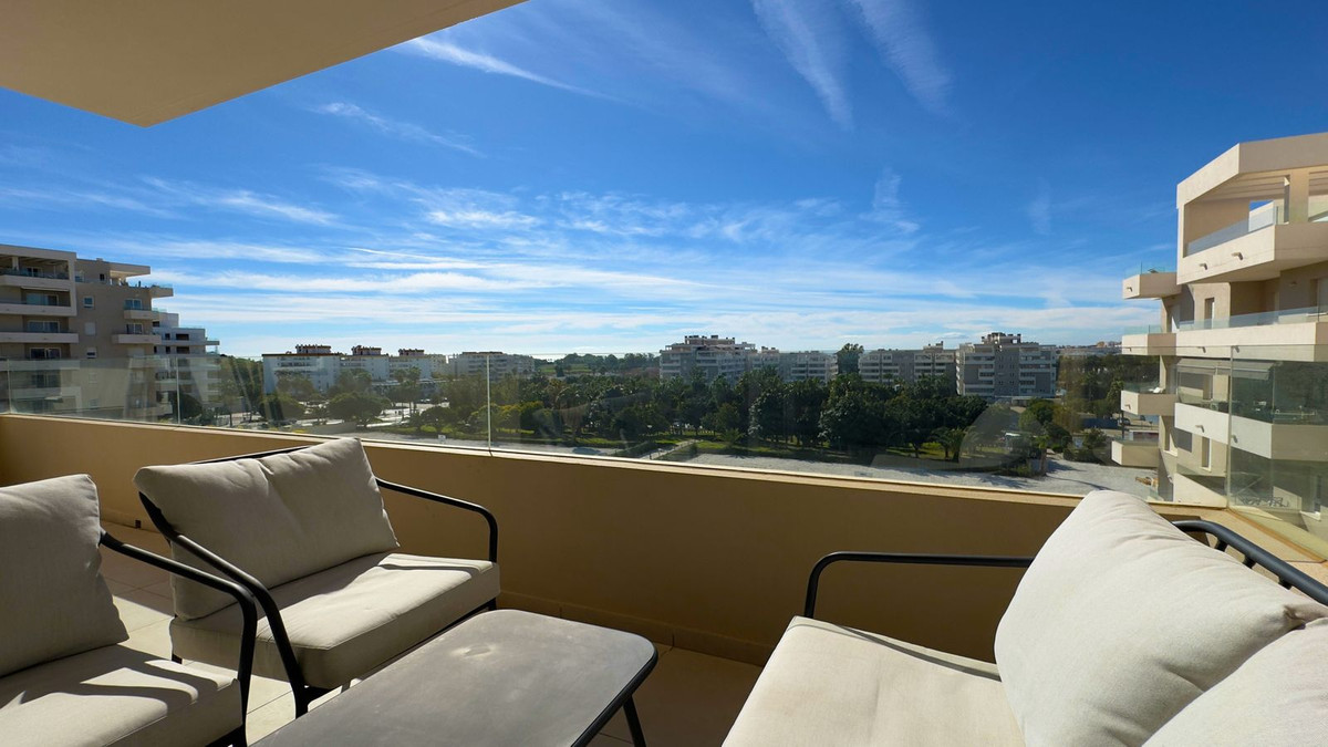 3 Bedroom Apartment for Sale in La Campana
