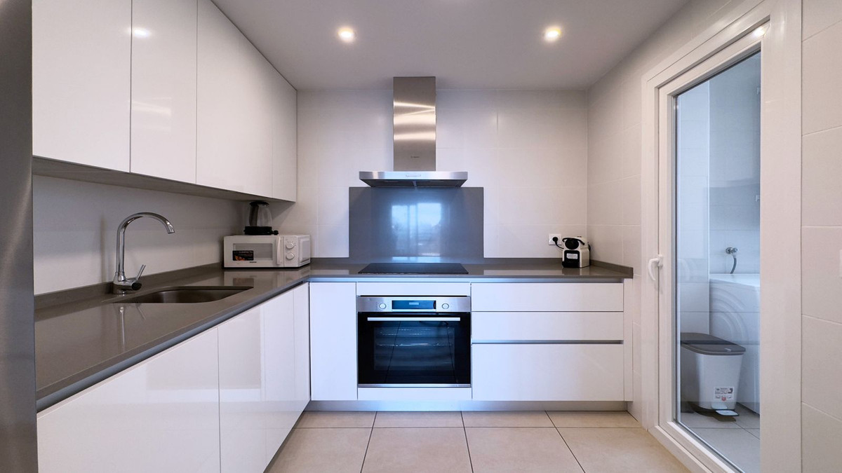 3 Bedroom Apartment for Sale in La Campana — 7