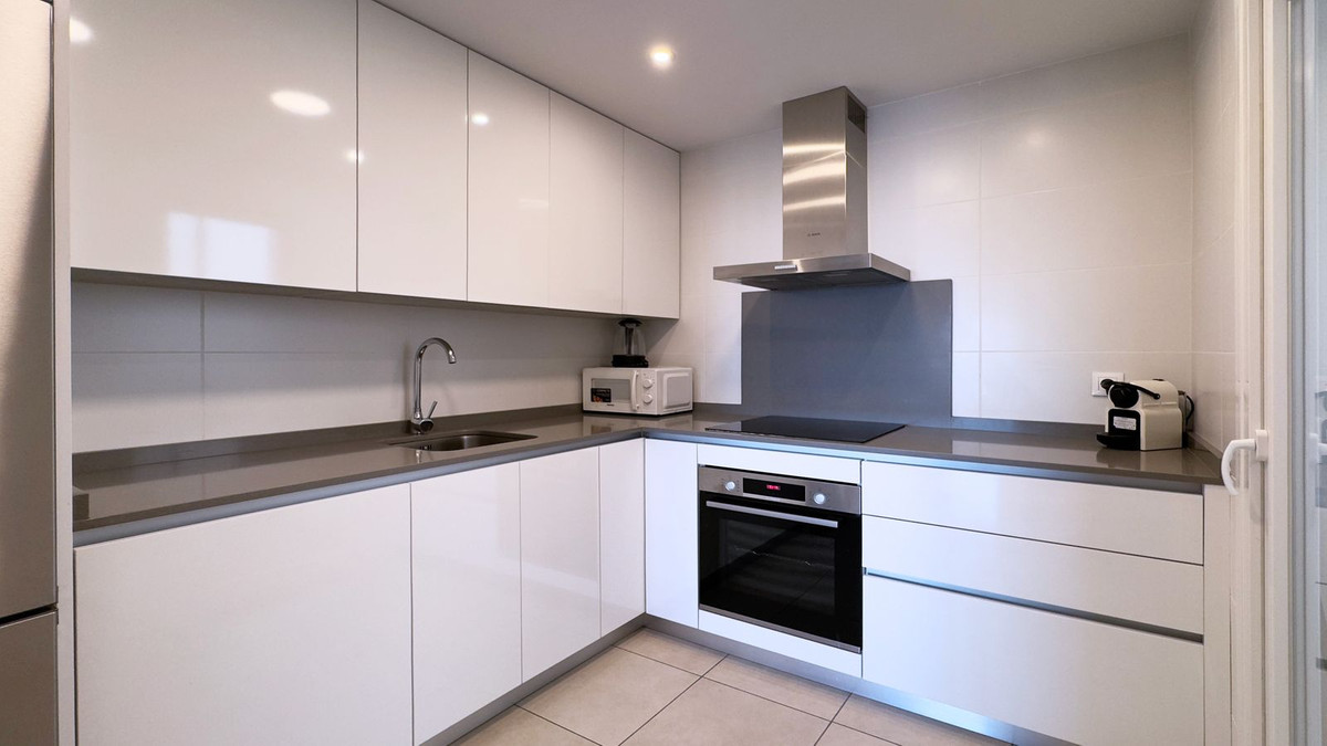 3 Bedroom Apartment for Sale in La Campana — 8