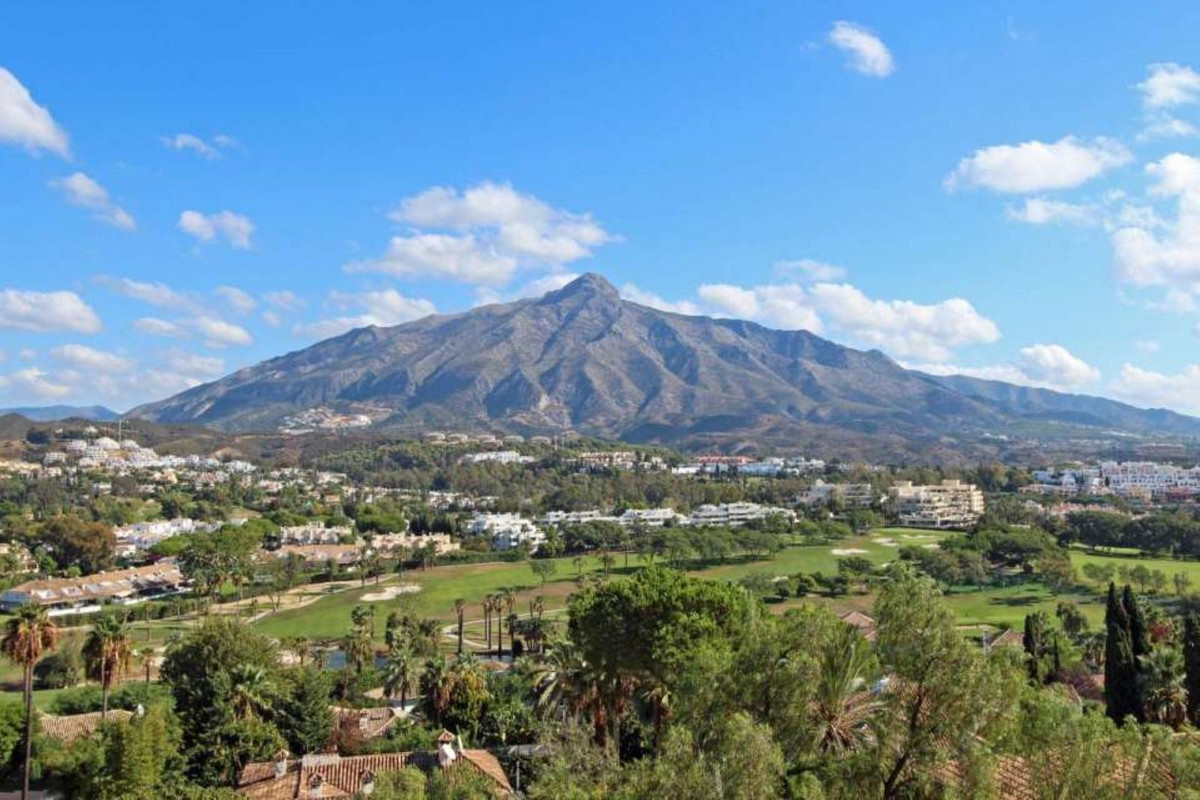 2 Bedroom Apartment for Sale in Nueva Andalucía — view 11