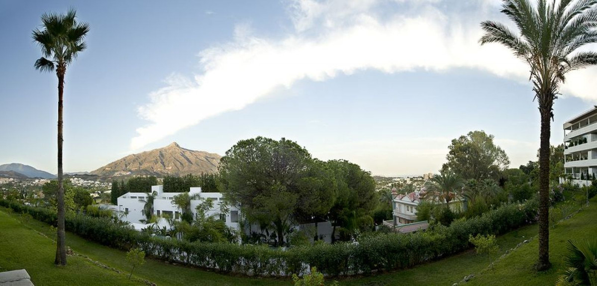 2 Bedroom Apartment for Sale in Nueva Andalucía — view 12