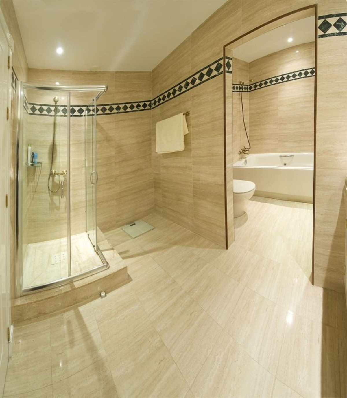 2 Bedroom Apartment for Sale in Nueva Andalucía — view 13