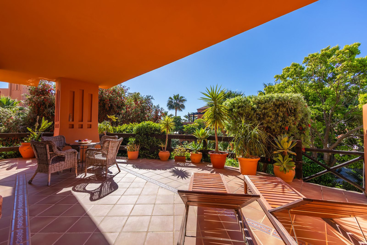 2 Bedroom Apartment for Sale in Estepona