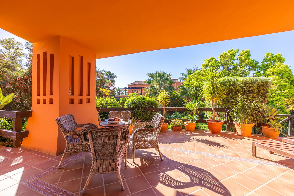 2 Bedroom Apartment for Sale in Estepona — 7