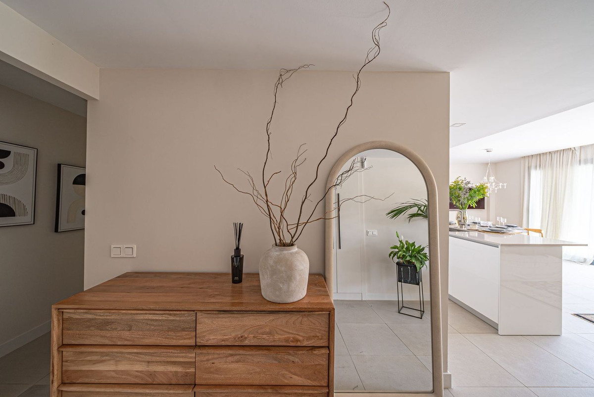 3 Bedroom Apartment for Sale in Estepona — 6