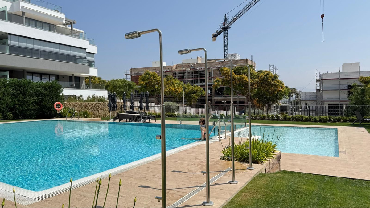 3 Bedroom Apartment for Sale in Estepona — 9