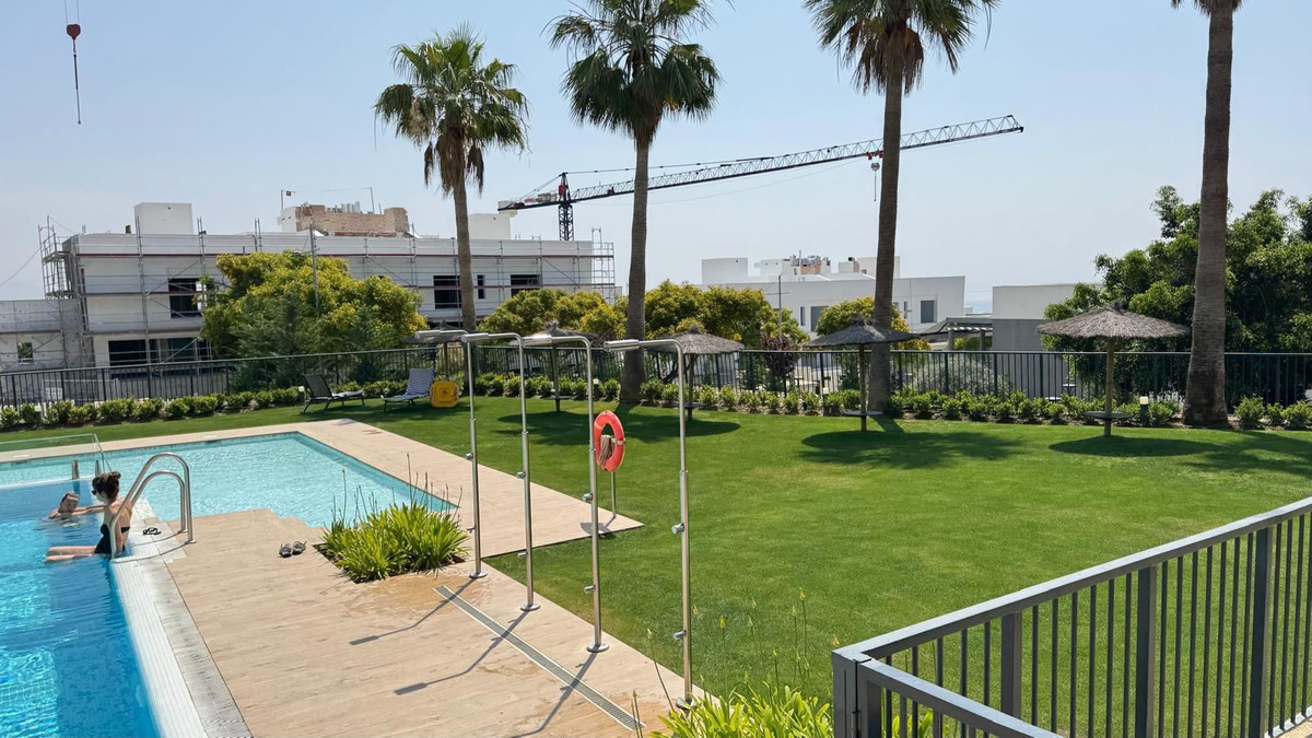 3 Bedroom Apartment for Sale in Estepona — view 10