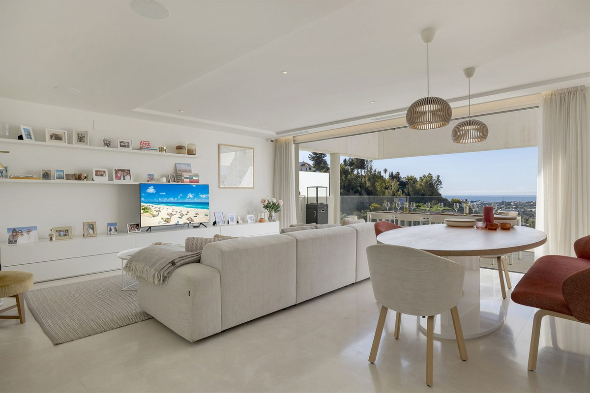 3 Bedroom Apartment for Sale in Nueva Andalucía — 6