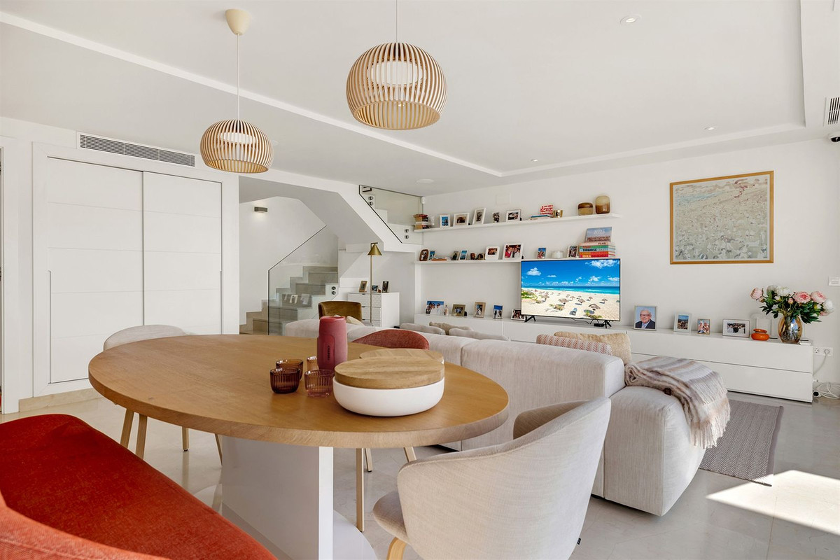 3 Bedroom Apartment for Sale in Nueva Andalucía — view 10