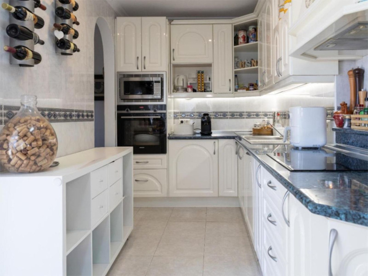 3 Bedroom Villa for Sale in Marbella — 5