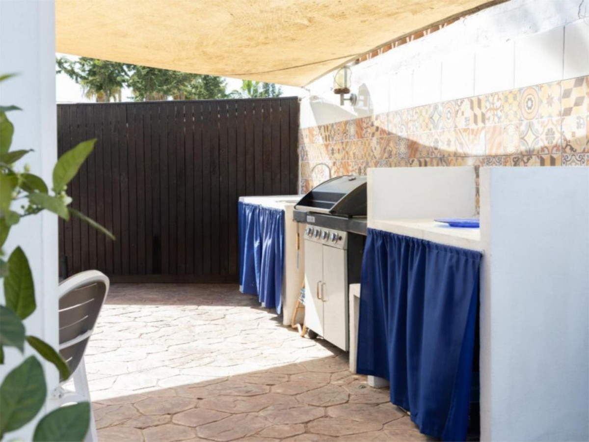 3 Bedroom Villa for Sale in Marbella — view 10