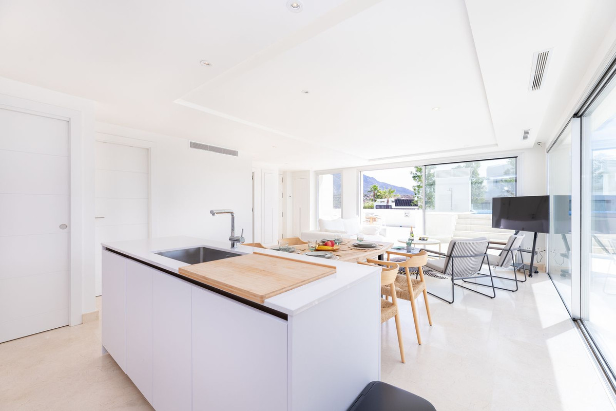 2 Bedroom Apartment for Sale in Nueva Andalucía — 3