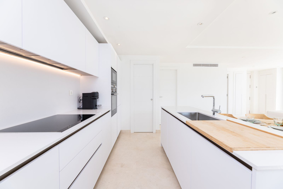 2 Bedroom Apartment for Sale in Nueva Andalucía — 5