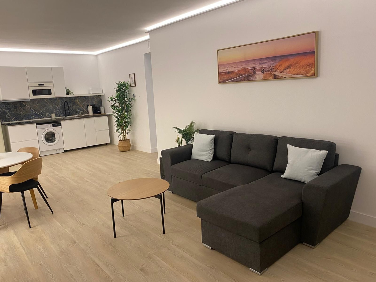 4 Bedroom Apartment for Sale in Puerto Banús — 3