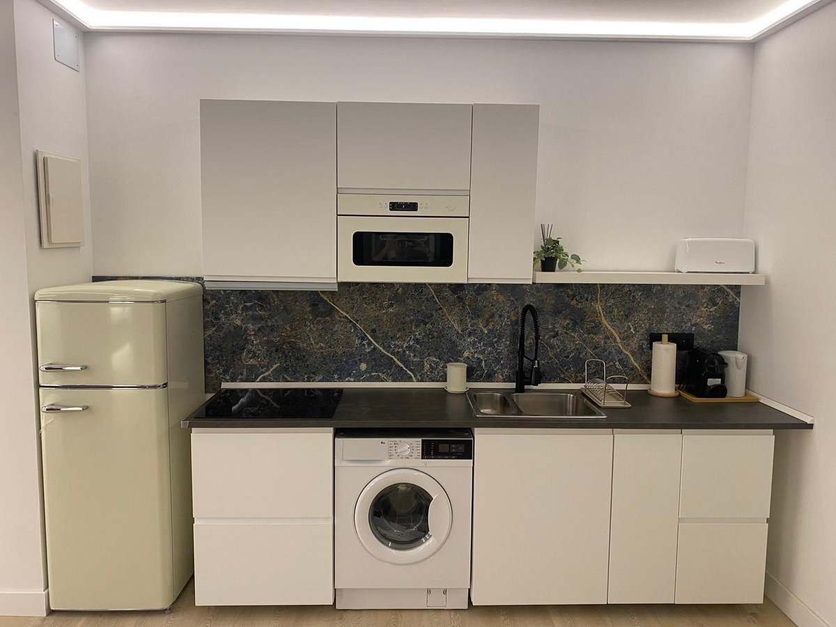 4 Bedroom Apartment for Sale in Puerto Banús — 7