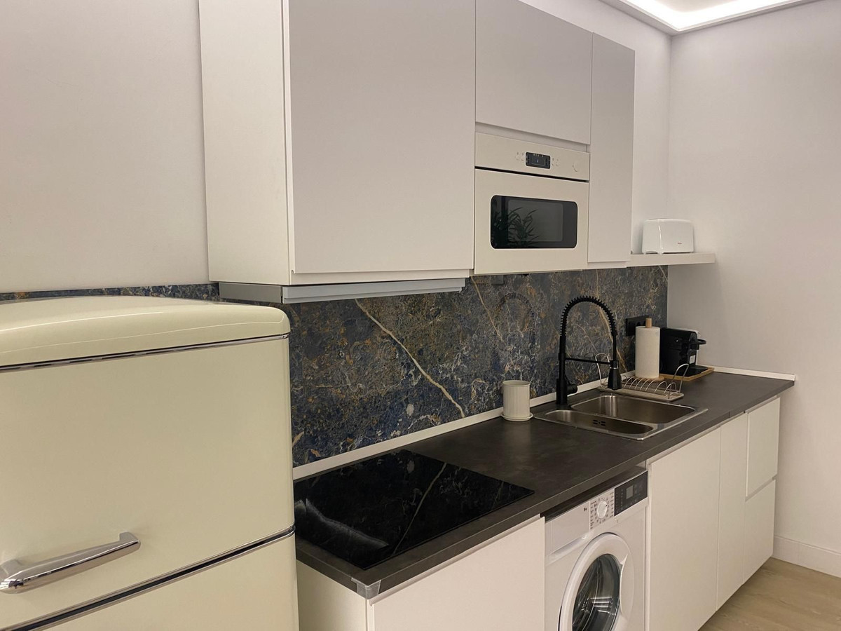 4 Bedroom Apartment for Sale in Puerto Banús — 9