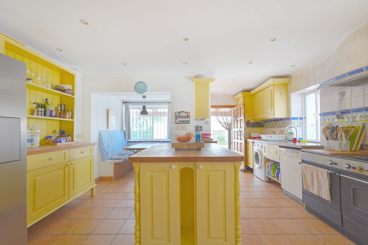 6 Bedroom Villa for Sale in Valle del Sol — 3