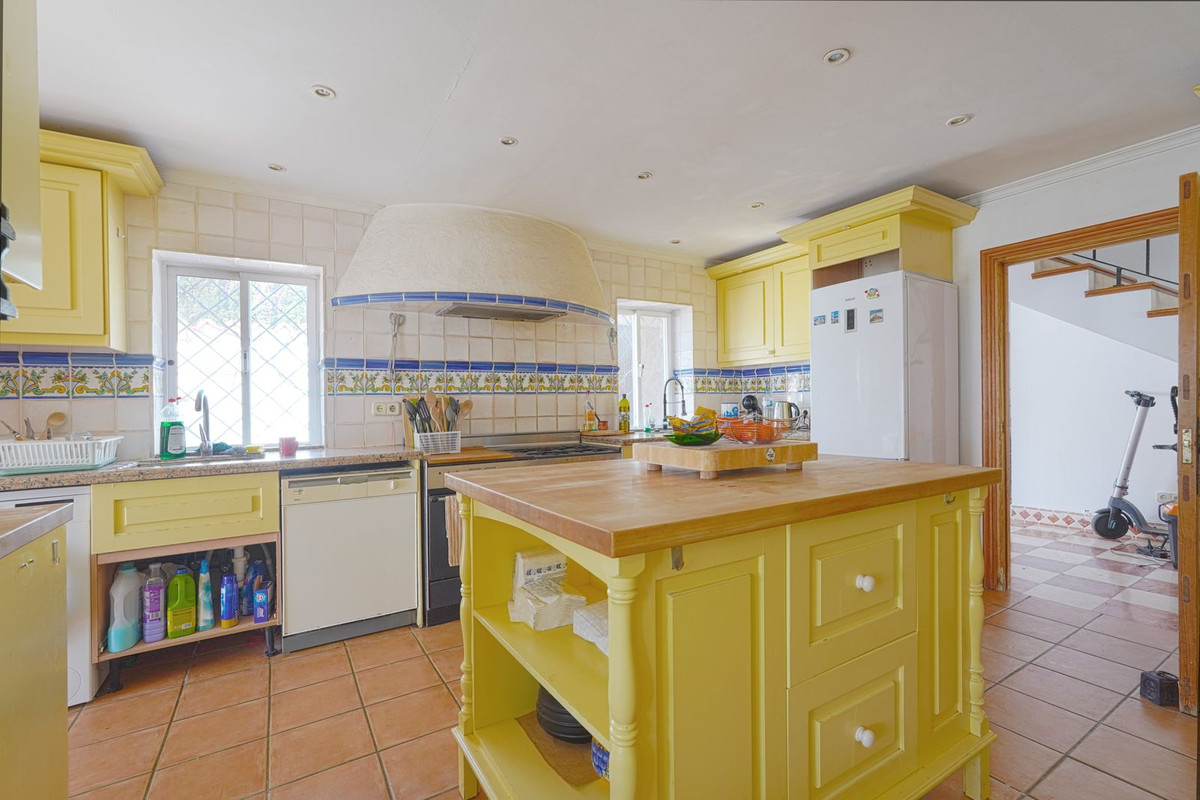 6 Bedroom Villa for Sale in Valle del Sol — 9