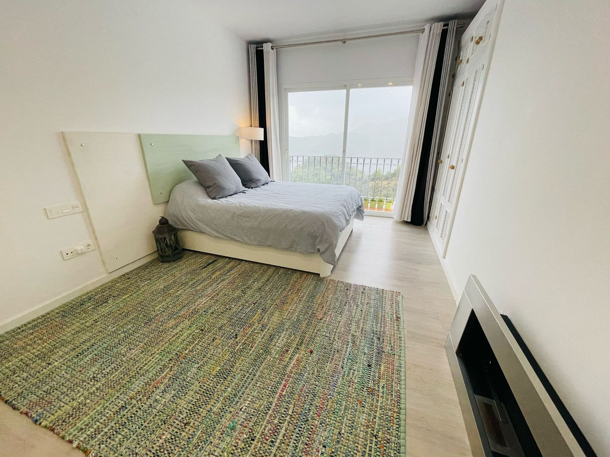 3 Bedroom Villa for Sale in Istán — 9