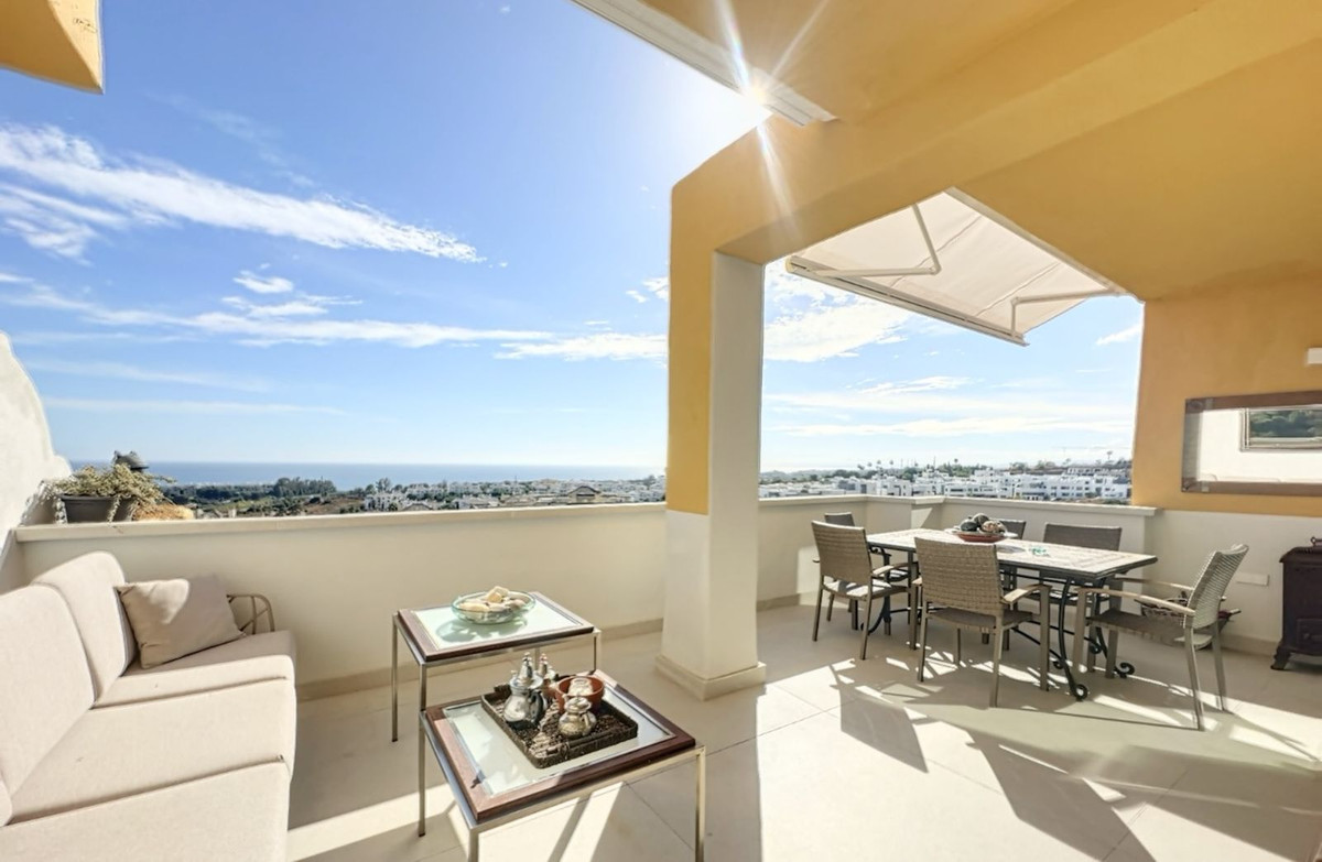 3 Bedroom Apartment for Sale in Estepona