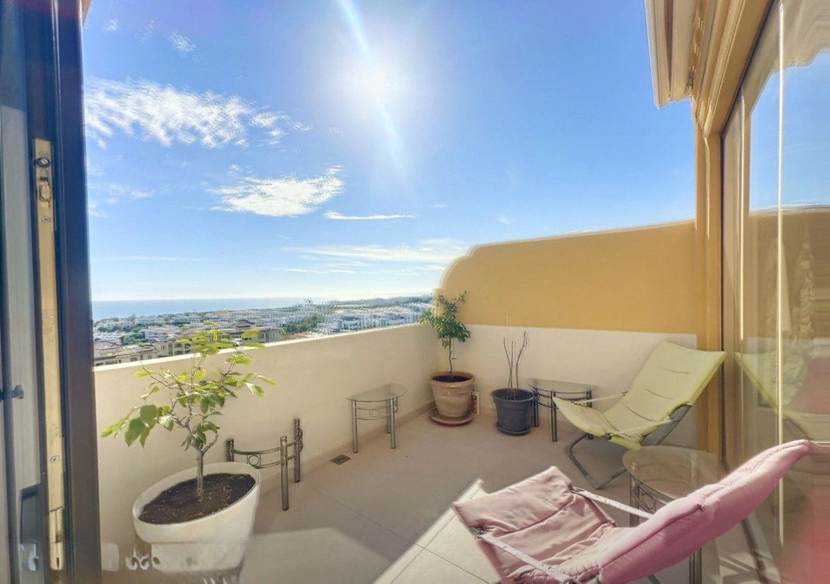 3 Bedroom Apartment for Sale in Estepona — 3
