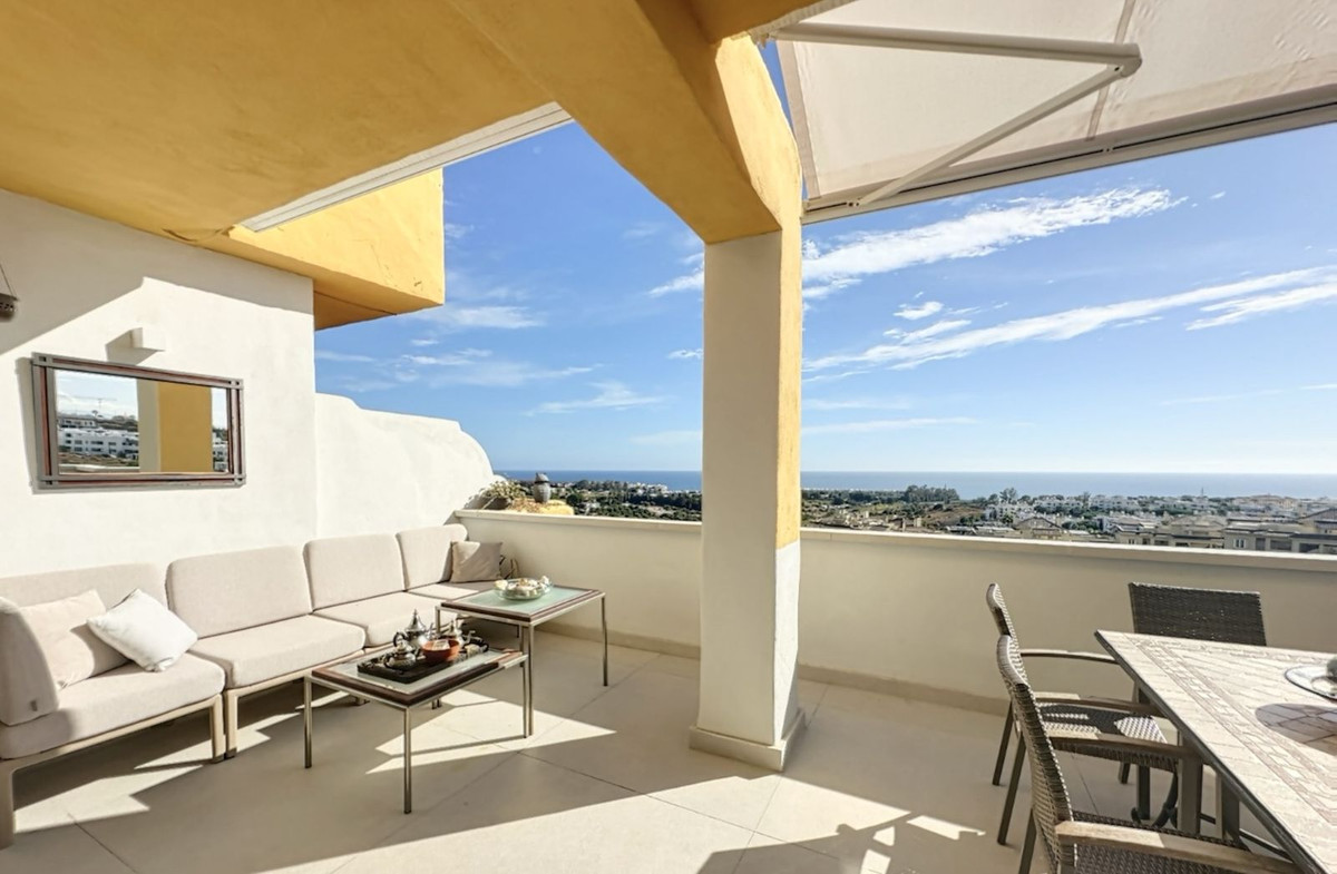 3 Bedroom Apartment for Sale in Estepona — 6