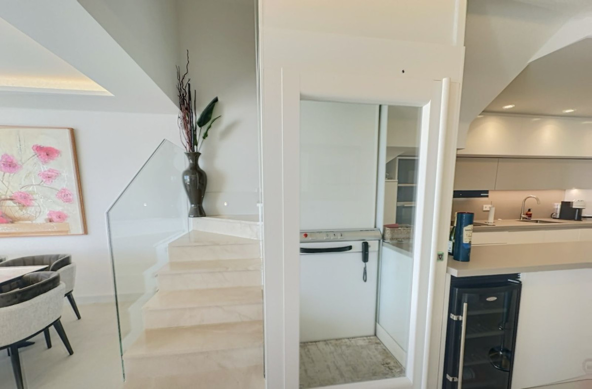 3 Bedroom Apartment for Sale in Estepona — 8