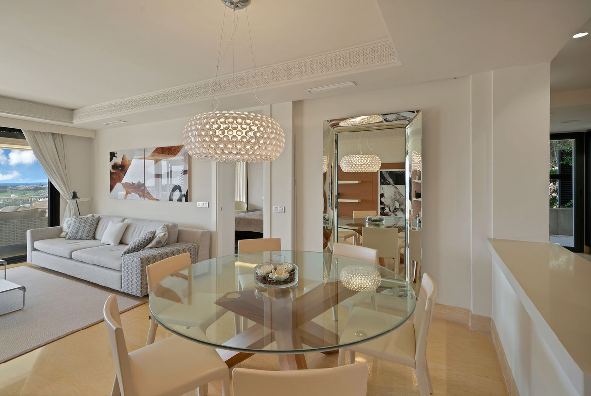 3 Bedroom Apartment for Sale in Nueva Andalucía — 2