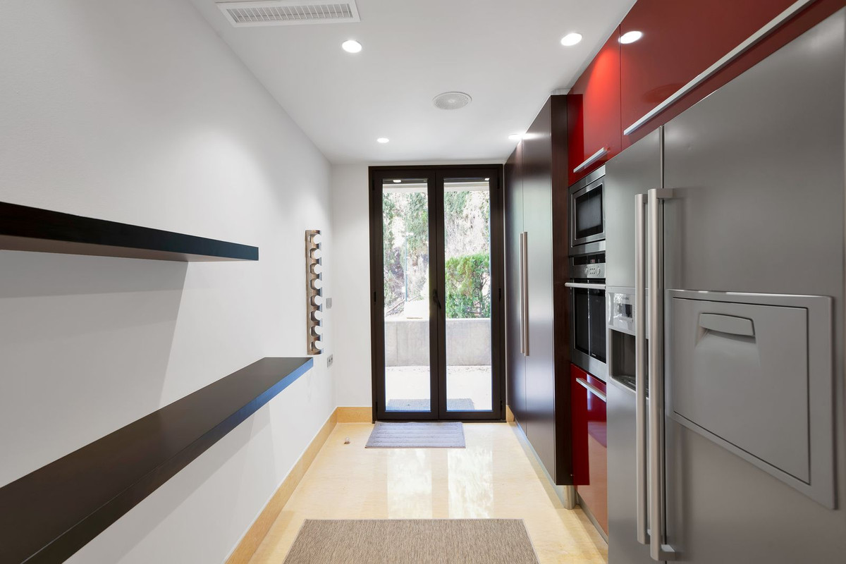 3 Bedroom Apartment for Sale in Nueva Andalucía — 8