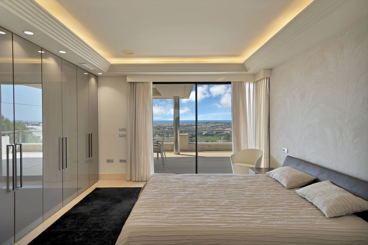 3 Bedroom Apartment for Sale in Nueva Andalucía — view 10