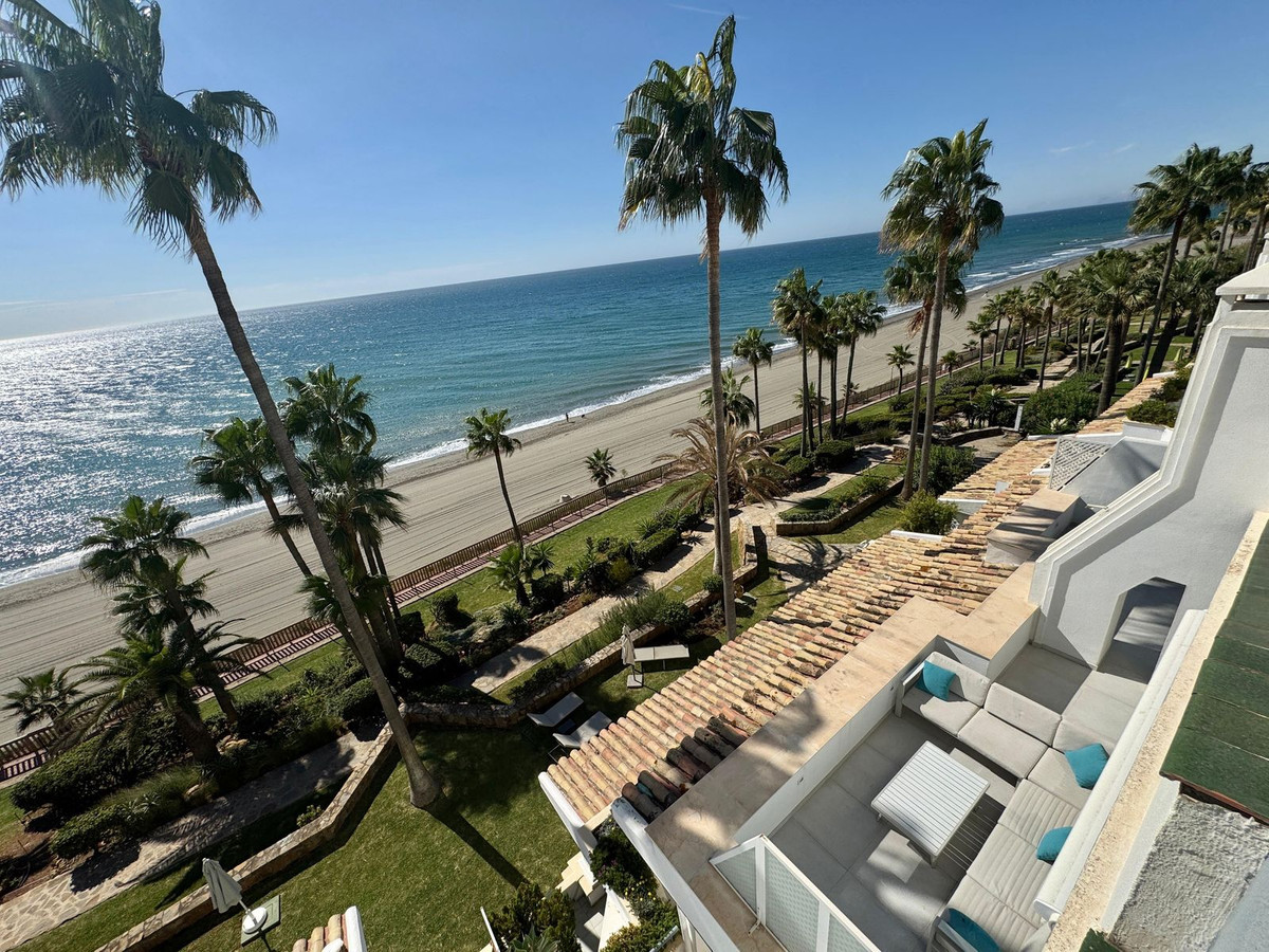 3 Bedroom Apartment for Sale in Estepona