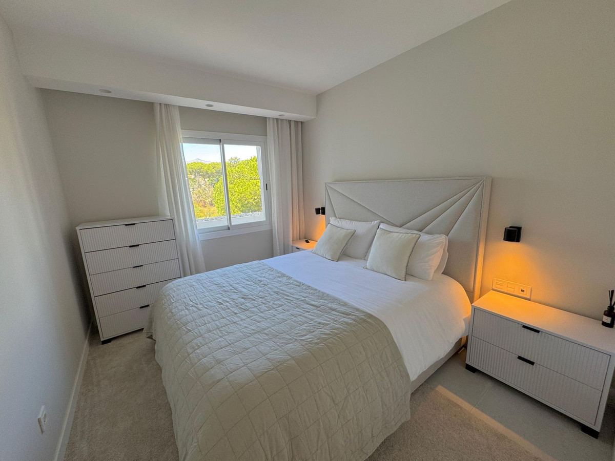 3 Bedroom Apartment for Sale in Estepona — view 12