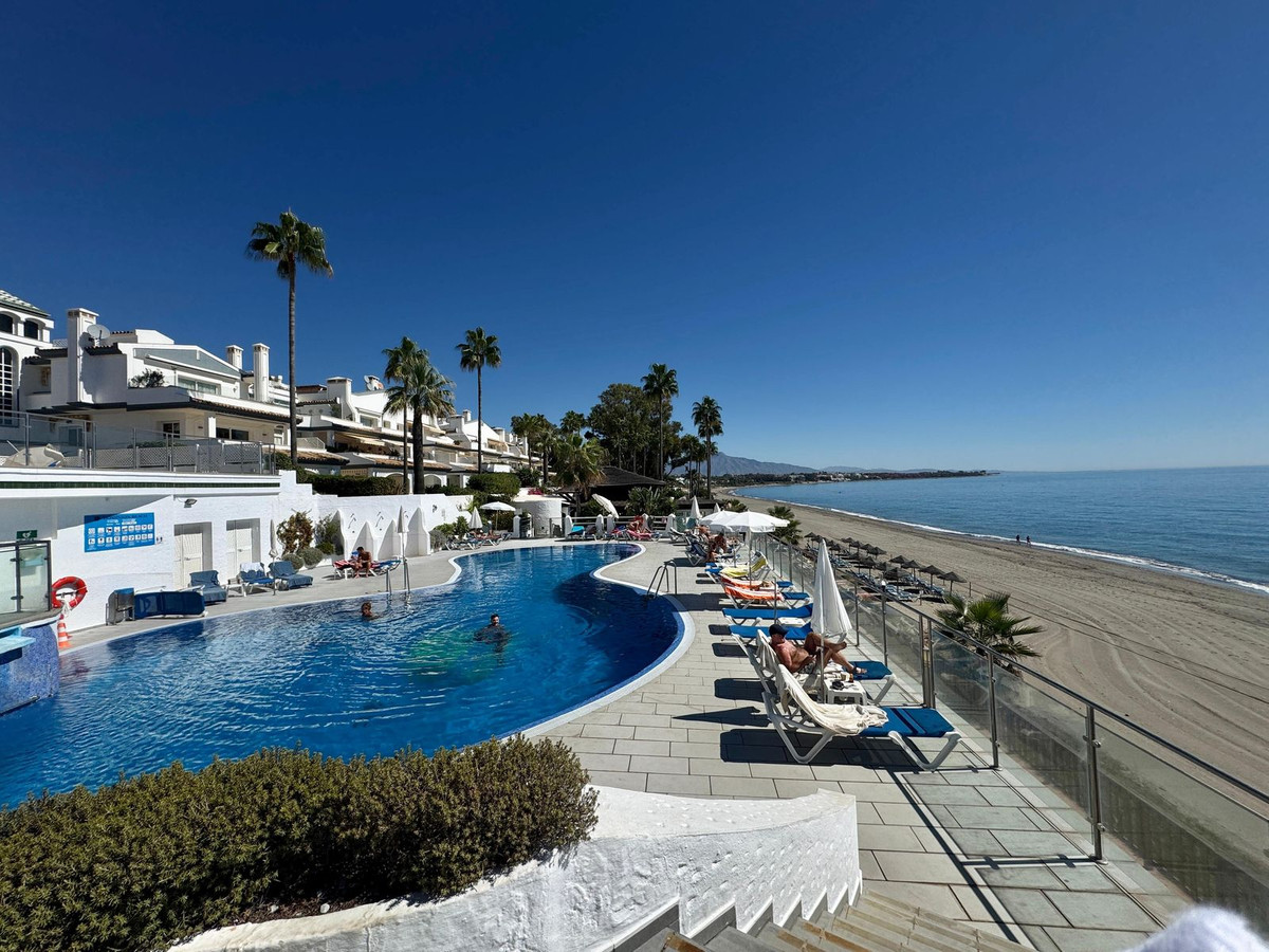 3 Bedroom Apartment for Sale in Estepona — 4