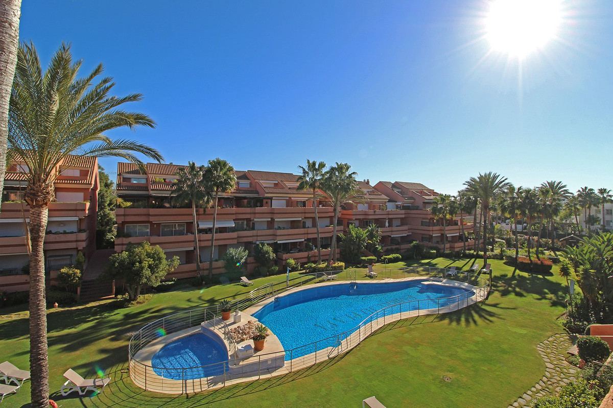 2 Bedroom Apartment for Sale in Puerto Banús