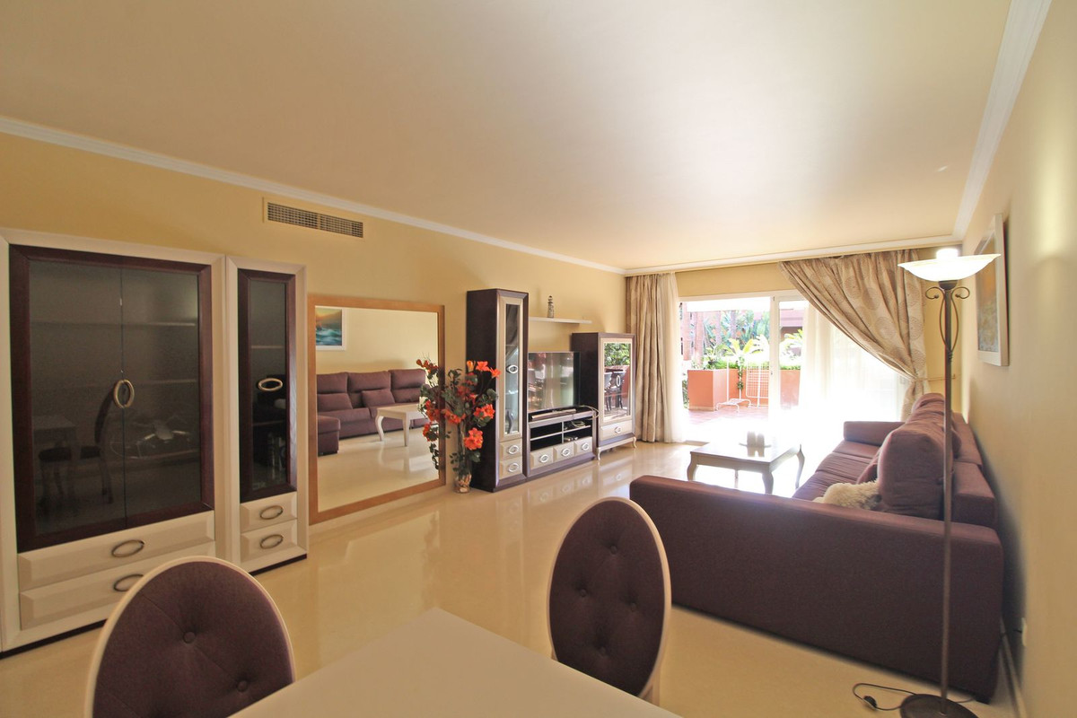 2 Bedroom Apartment for Sale in Puerto Banús — 3