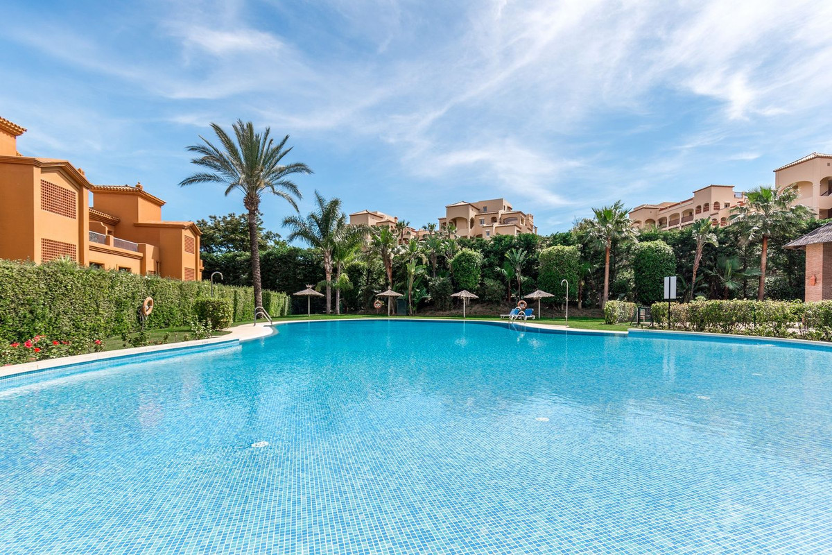 3 Bedroom Apartment for Sale in Estepona