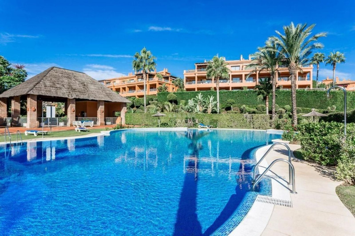 3 Bedroom Apartment for Sale in Estepona — 3