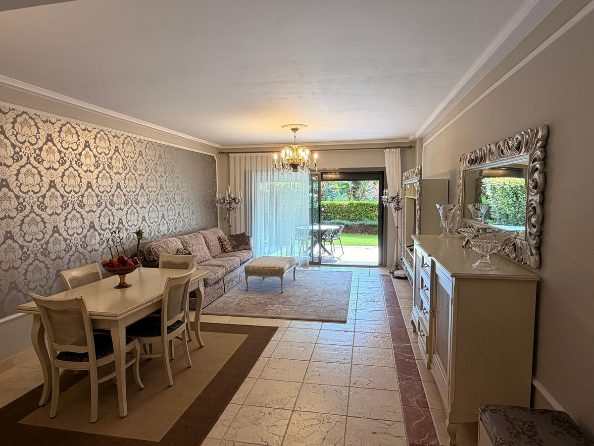 3 Bedroom Apartment for Sale in Estepona — 6