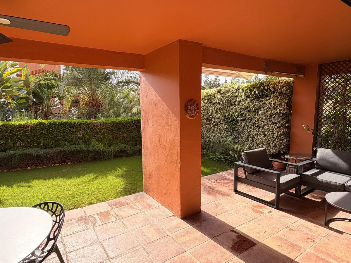 3 Bedroom Apartment for Sale in Estepona — 8