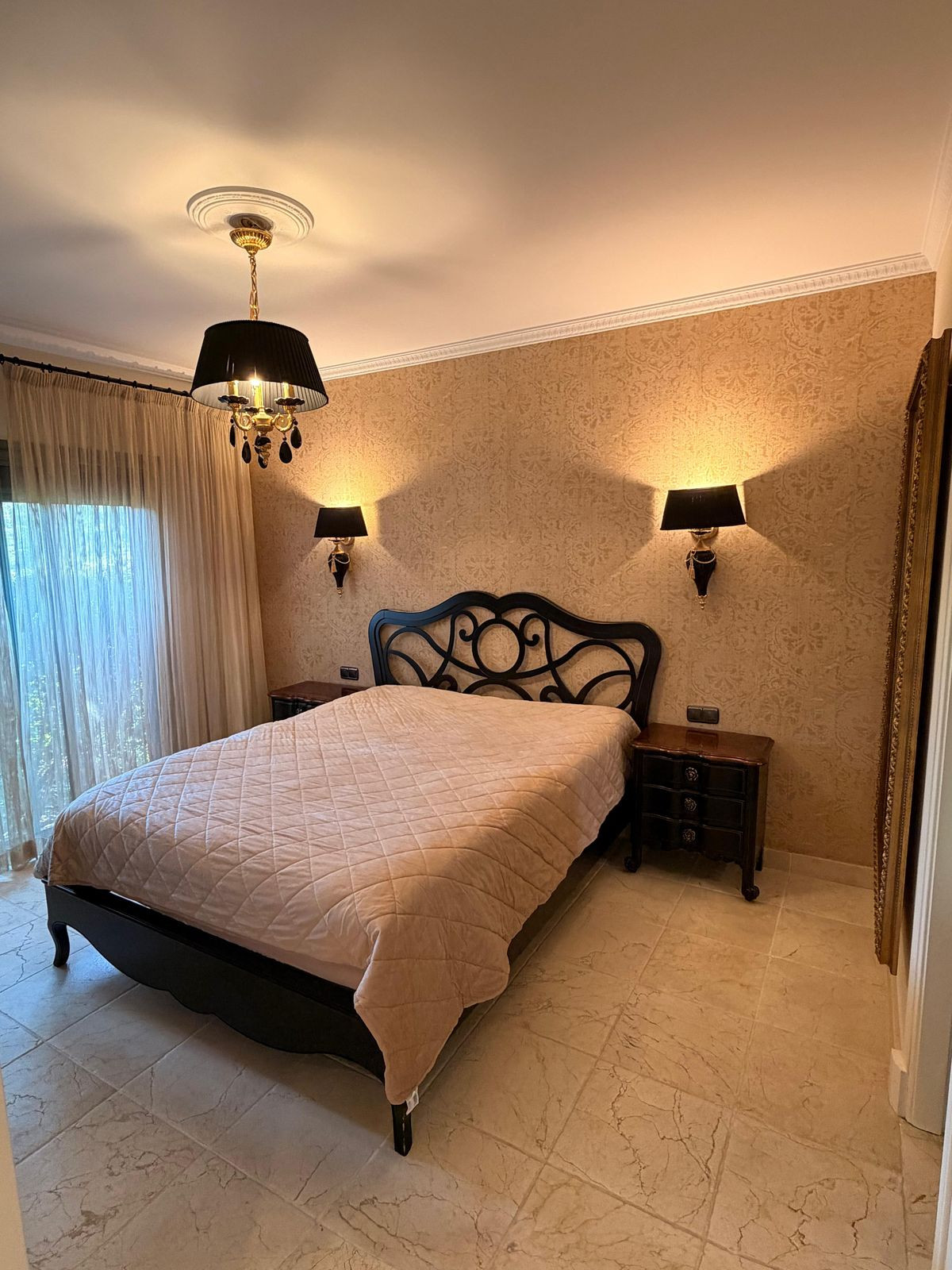 3 Bedroom Apartment for Sale in Estepona — view 10