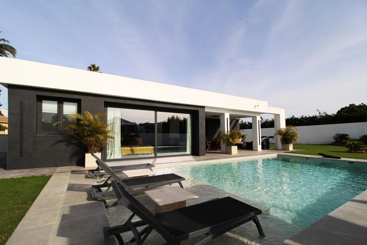 3 Bedroom Villa for Sale in San Pedro de Alcántara