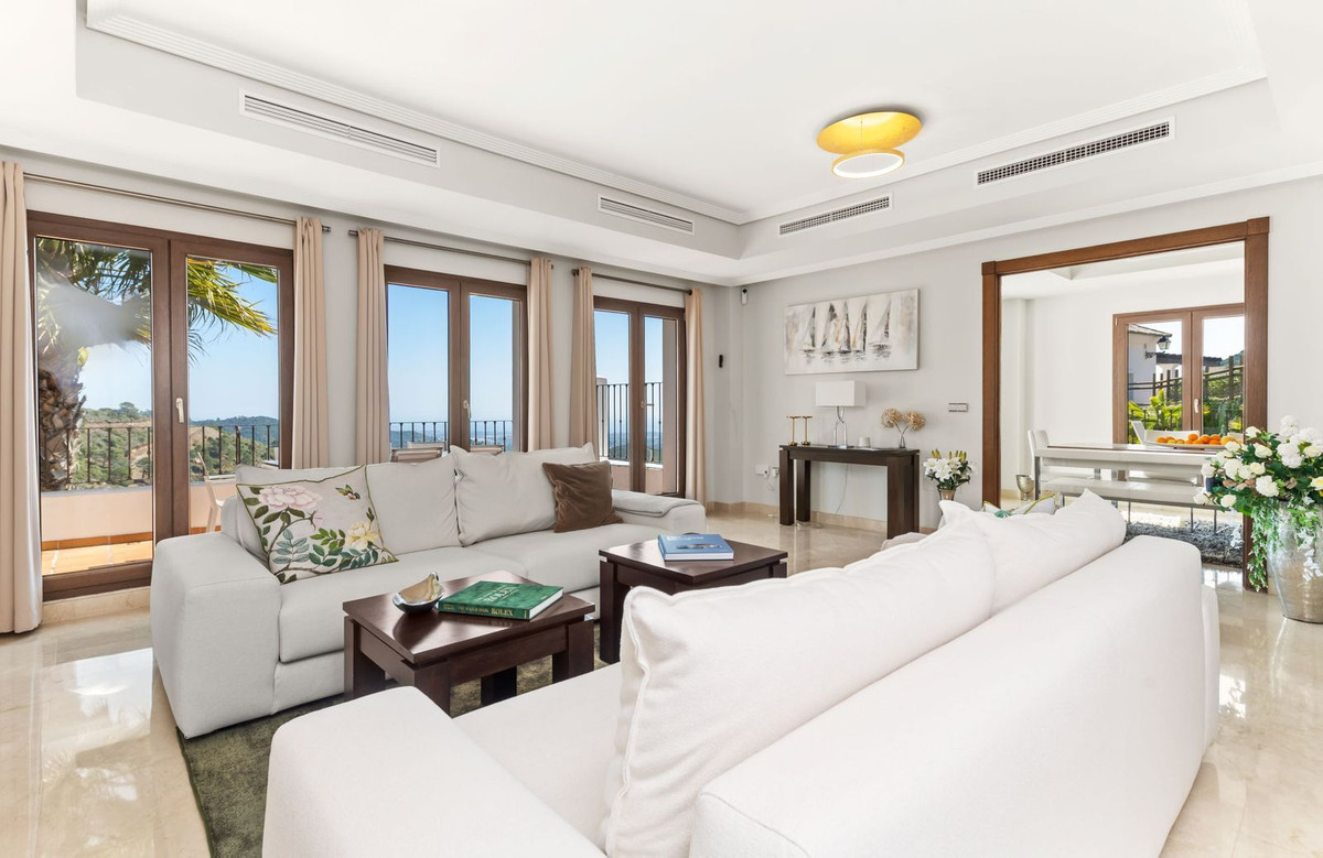 5 Bedroom Villa for Sale in Benahavís — 8