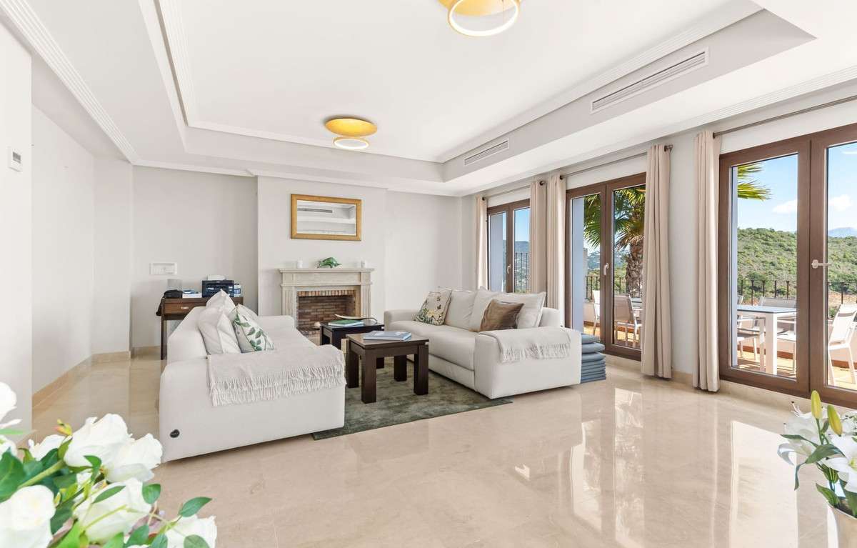 5 Bedroom Villa for Sale in Benahavís — 9
