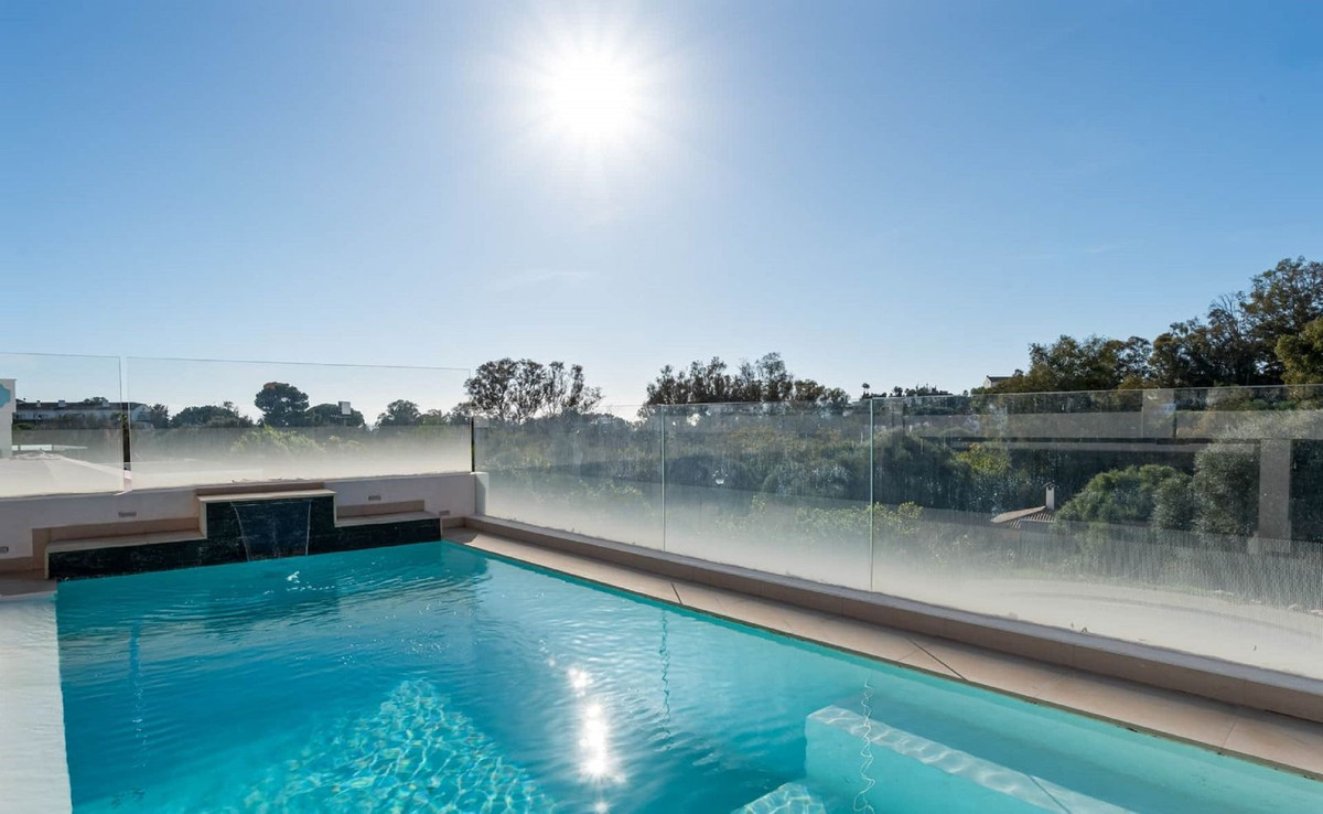 6 Bedroom Villa for Sale in Marbella — 3