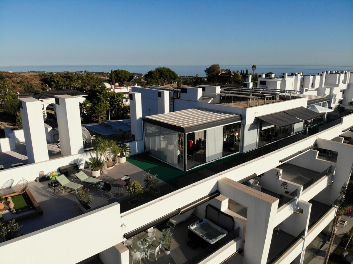 3 Bedroom Apartment for Sale in Estepona — 2