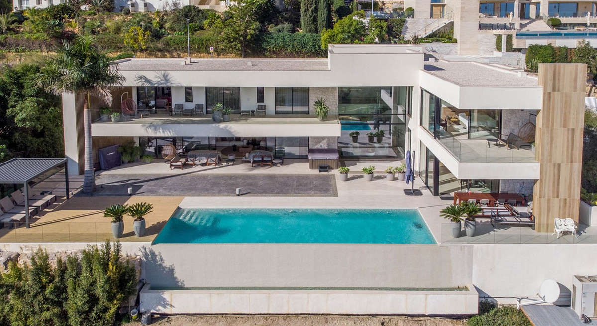 5 Bedroom Villa for Sale in Benahavís — 3