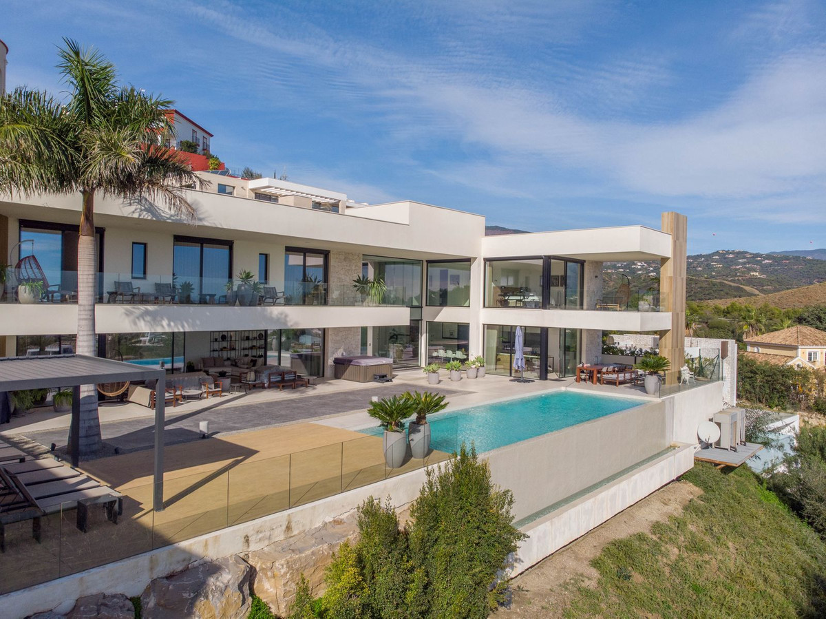 5 Bedroom Villa for Sale in Benahavís — 4