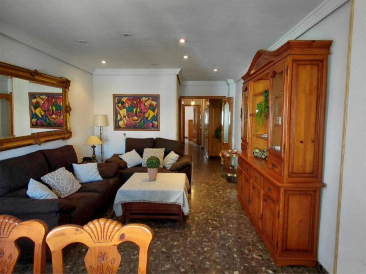 3 Bedroom Apartment for Sale in Estepona